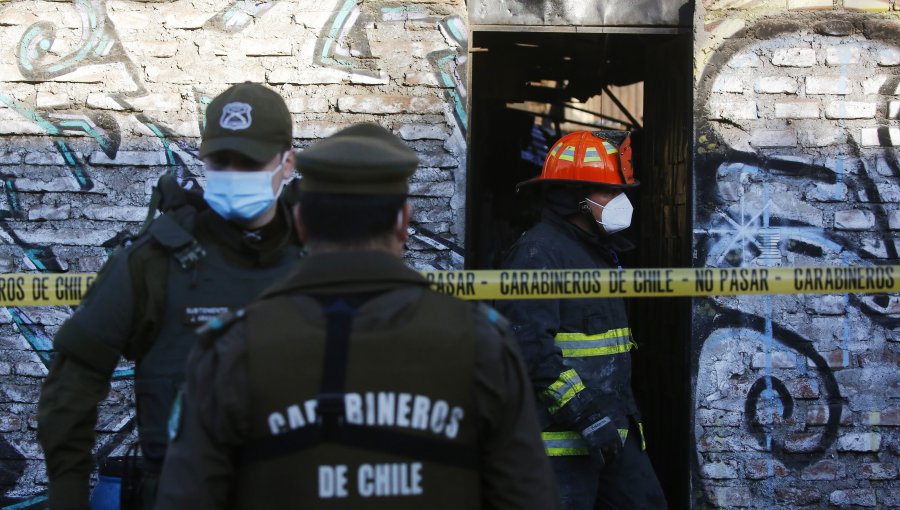 Bomberos controla incendio al interior de un condominio en Villa Alemana: se quemó tablero con medidores