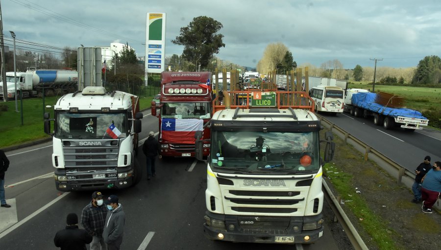 Convocan a paro del transporte de carga desde Arica hasta Paine para el 21 de noviembre por "falta de seguridad y alza de los combustibles"