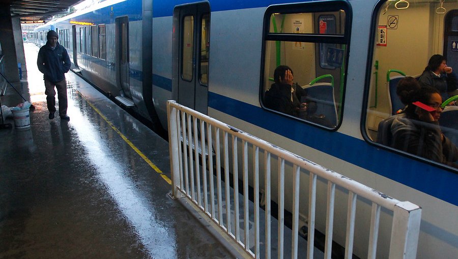 Detienen a delincuente que intentó robar boletería de la estación El Salto de Metro: sujeto tenía orden vigente por violencia intrafamiliar