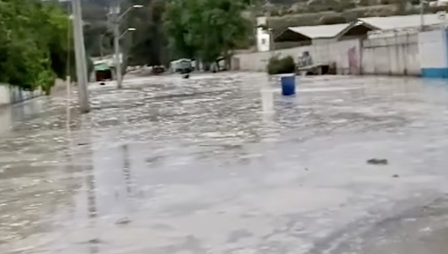 Masiva pérdida de agua en Quilpué: Roturas de matrices de Esval dejan sin suministro a dos sectores distintos de El Belloto