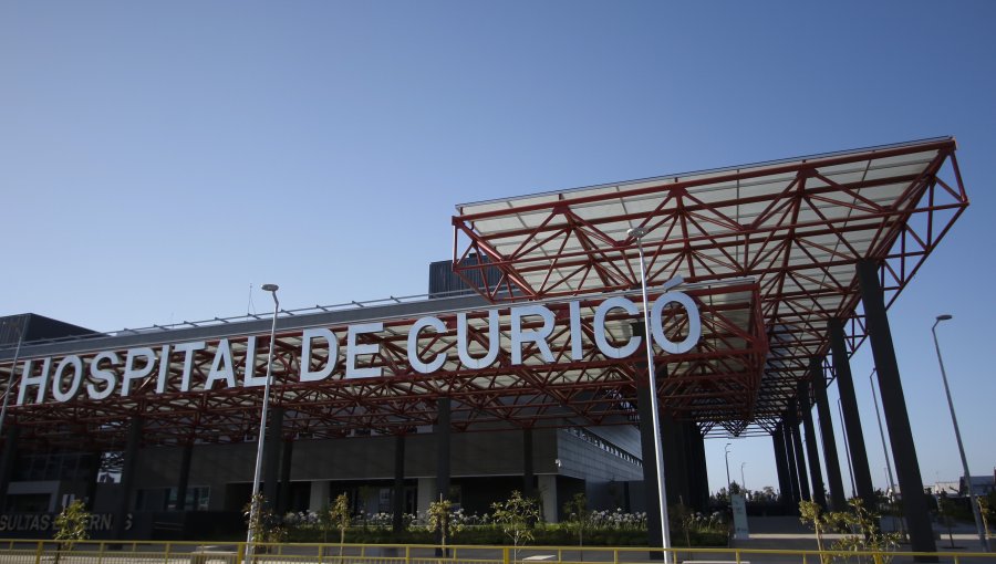 Hospital de Curicó suspende visitas a pacientes tras incremento de casos de Covid-19 y la generación de contactos estrechos