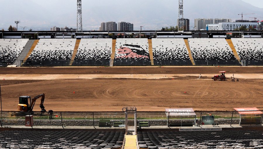 Colo-Colo comenzó trabajos para cambiar el césped del Estadio Monumental por primera vez en 33 años