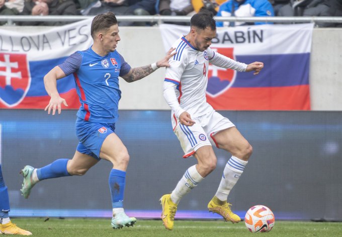 Chile igualó sin goles con Eslovaquia y sigue sin levantar cabeza en opaca racha