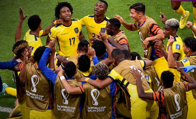 Ecuador se estrenó en el Mundial con contundente triunfo sobre Qatar