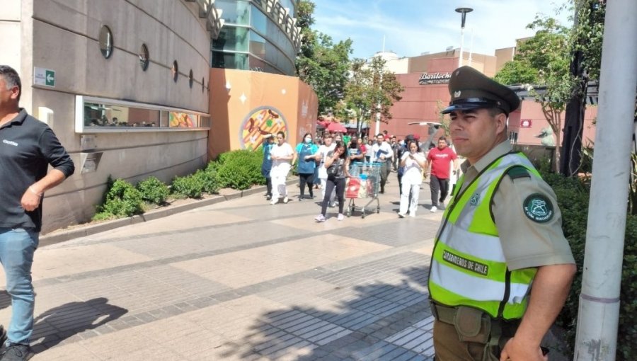 Masivo asalto a tienda Mac Online en Mall Plaza de Huechuraba