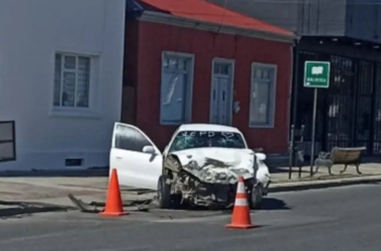 Mujer se mantiene en riesgo vital tras ser atropellada por conductor ebrio y drogado en Punta Arenas