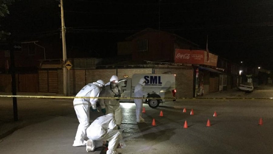 Joven de 22 años fue asesinado a tiros cerca de su casa en Melipilla: buscan a dos sujetos que dispararon desde motocicleta