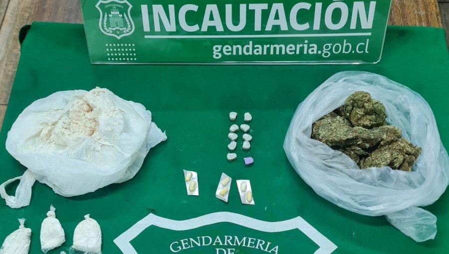 Decomisan diversas drogas lanzadas a la cárcel de Valparaíso mediante dos "pelotazos"