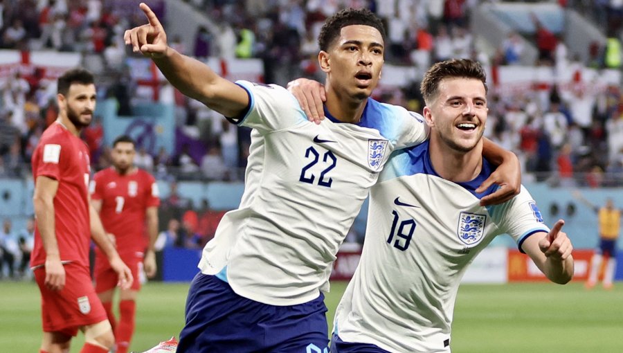 Inglaterra reafirma su condición de candidato tras golear 6-2 a Irán en el debut del Grupo B