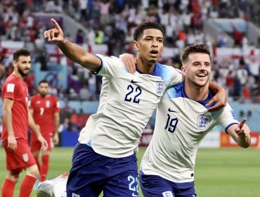 Inglaterra reafirma su condición de candidato tras golear 6-2 a Irán en el debut del Grupo B
