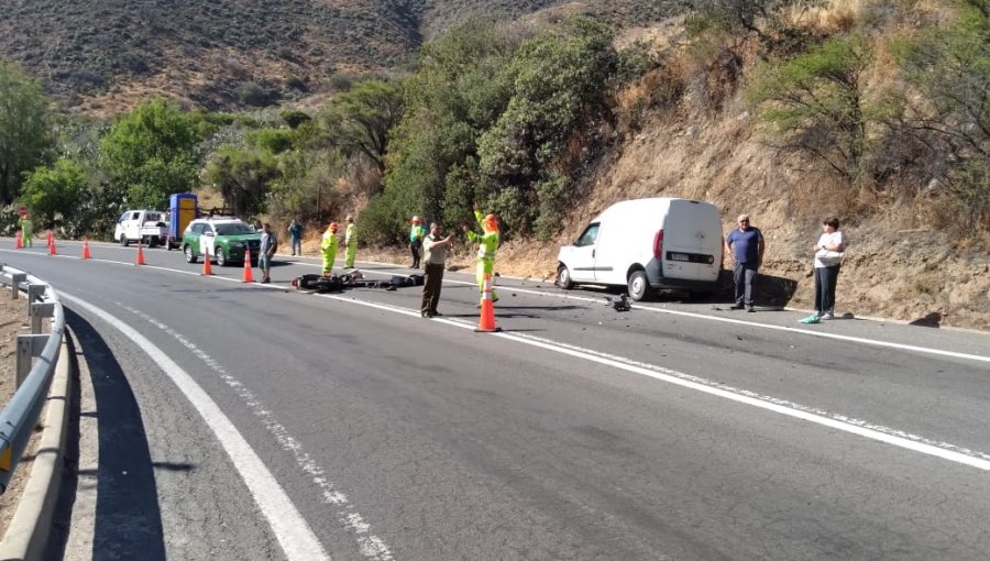 Motociclista falleció tras chocar contra una camioneta en la cuesta La Dormida de Olmué