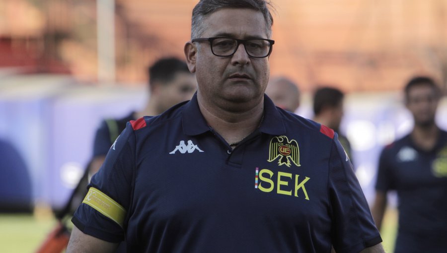 Regresa a Santa Laura: Ronald Fuentes fue oficializado como nuevo entrenador de U. Española