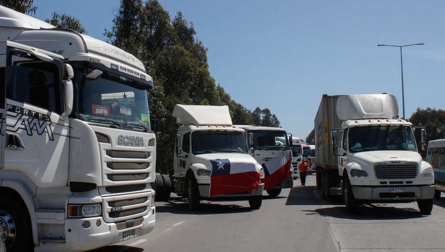 Municipalidad de Valparaíso interpone recurso de protección por paro de camioneros: busca que se despeje la ruta 68