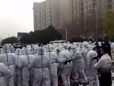 Violentas protestas en la mayor fábrica de iPhone del mundo: trabajadores exigen mejores condiciones laborales