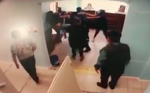 Médico agredió con puños y patadas a paciente que reclamó por la demora en recinto de salud de Talcahuano