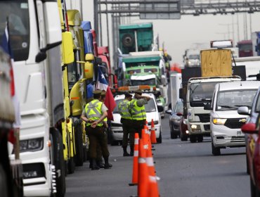 Camioneros de Los Ángeles se unen al paro y aseguran que no negociarán mientras haya detenidos y se aplique la Ley de Seguridad del Estado