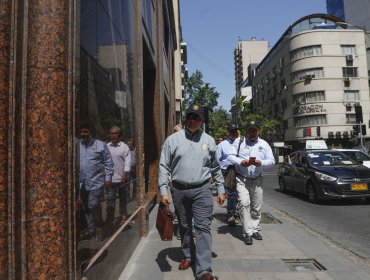 Representantes de organizaciones de camioneros llegaron hasta el Ministerio de Transportes para reunirse con el gobierno