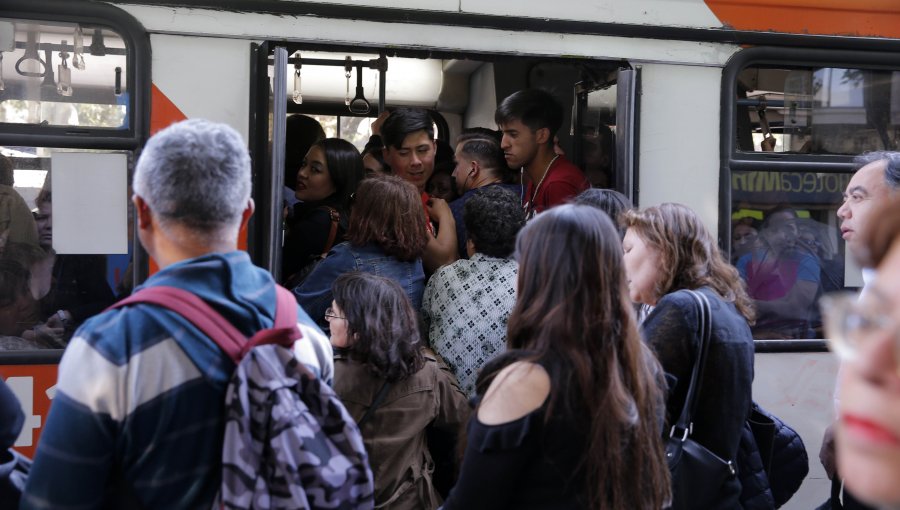 Gobierno presenta Plan Anti-Evasión tras reportar que cifra de pasajes sin pagar en buses RED llegó al 40,2% el primer semestre