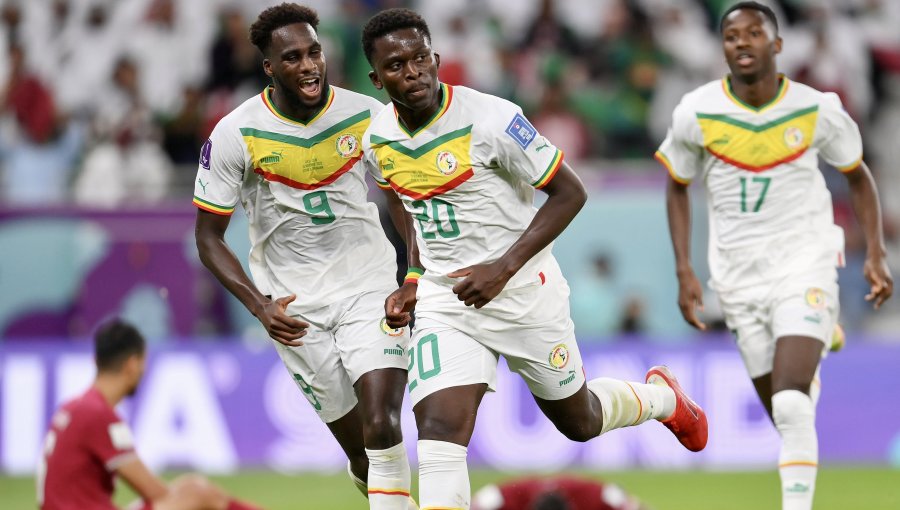 Qatar queda al borde de la eliminación de su Mundial tras caer 3-1 ante Senegal