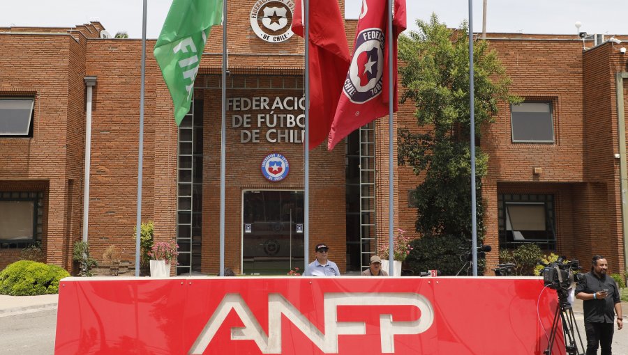 Renunció secretario del tribunal de ANFP: acusa irregularidades en descenso