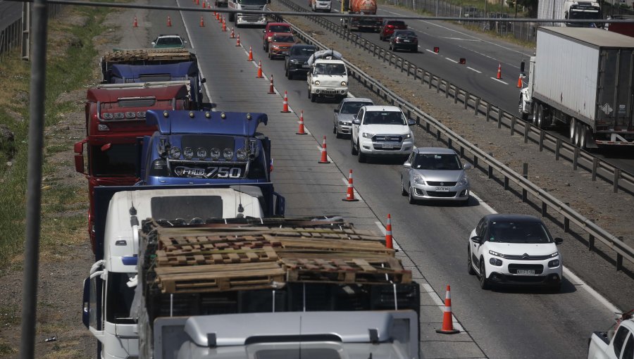 Agricultores de Paine y de Ovalle se sumaron al paro de camioneros