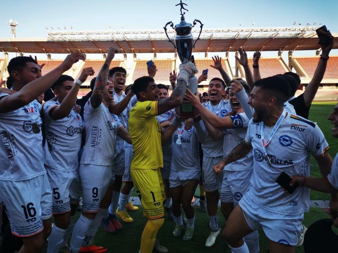 Provincial Osorno retornó al profesionalismo: jugará en Segunda División