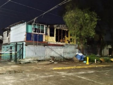 Incendio en La Pintana deja dos personas fallecidas: Sobrecarga eléctrica podría ser lo que inició el siniestro