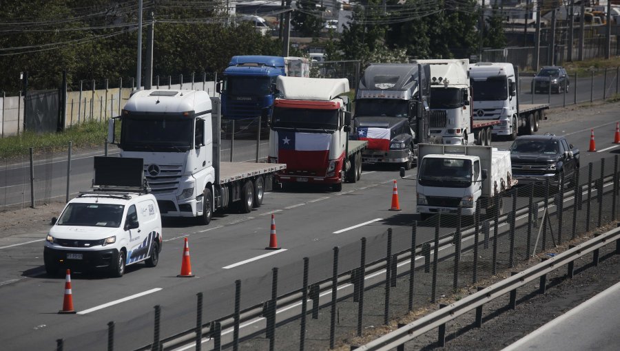 Paro de Camioneros continua: Tras largas horas de negociaciones no se llegó a un acuerdo