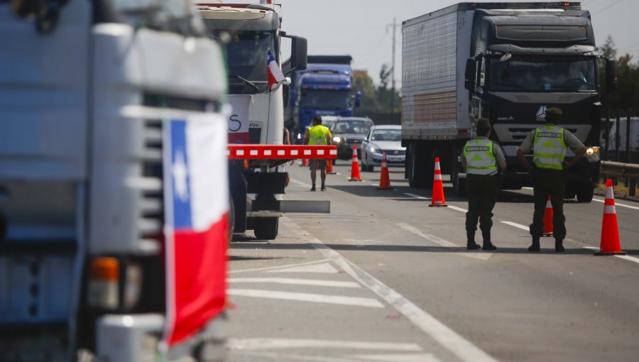 Paro de Camioneros: Transportistas movilizados dicen que están "esperando un gesto del Gobierno"