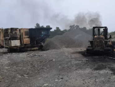 Dos maquinarias quemadas deja ataque incendiario a empresa agrícola de Santa Bárbara