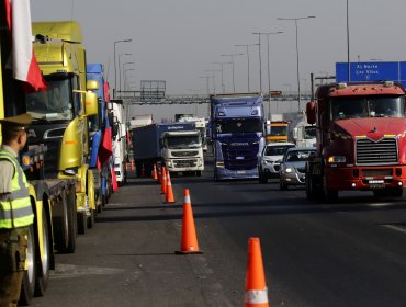 Gobierno informa de 46 puntos con camioneros en la berma y 19 detenidos: se han presentado 11 querellas por Ley de Seguridad del Estado