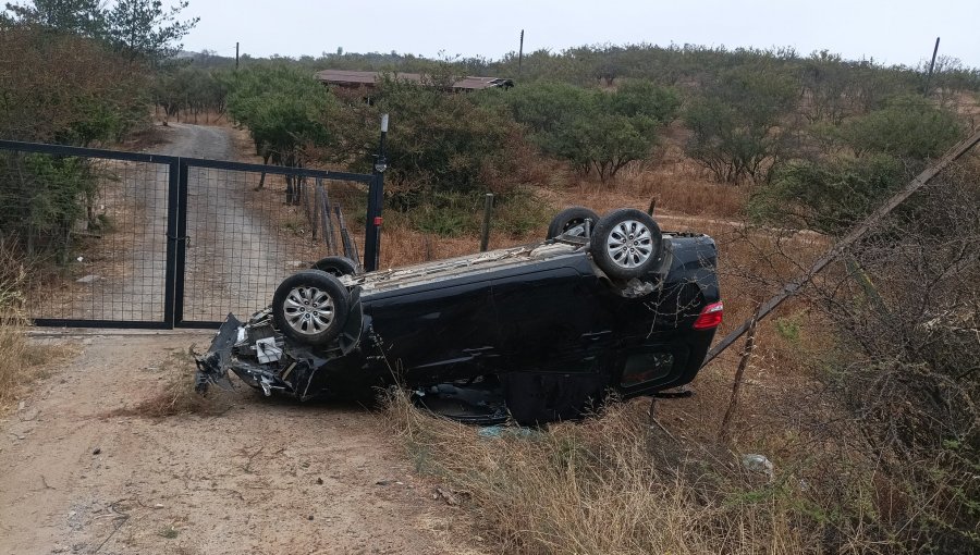 Un menor de edad resultó con lesiones tras volcamiento de vehículo en ruta Villa Alemana - Limache