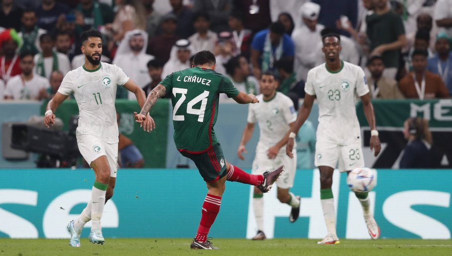 México venció a Arabia Saudita, pero no logró clasificar a octavos del Mundial por diferencia de goles con Polonia