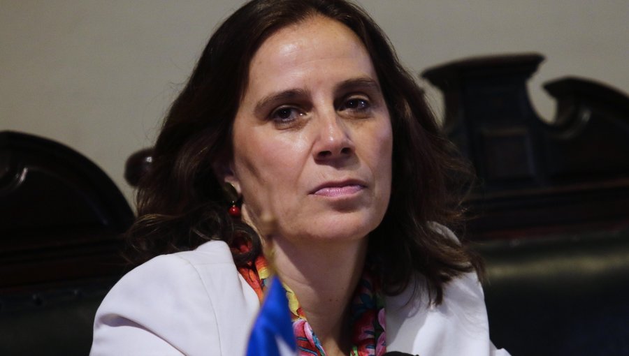 Canciller Urrejola en la previa a conocer el fallo de La Haya por el río Silala: "Estamos muy tranquilos con el resultado"