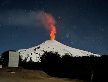 Incandescencia del volcán Villarrica osciló entre los 80 y los 220 metros sobre el nivel de su cráter