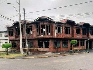 Incendio destruyó galería comercial en el centro de Achao en Quinchao