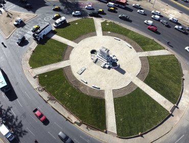 Rotonda Plaza Italia vuelve a lucir pasto en su totalidad después de tres años tras remodelaciones