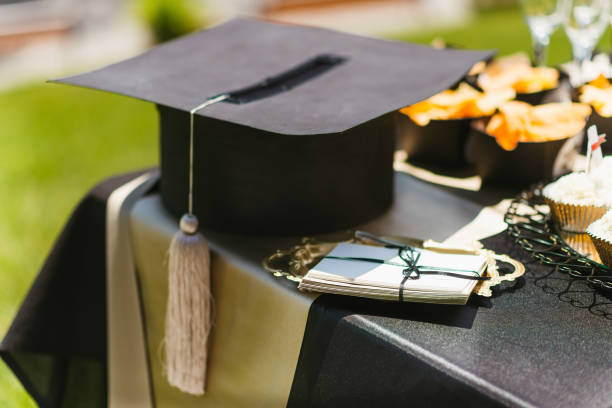 Tesorera habría dejado sin fiesta de graduación a todo un cuarto medio de Colegio de Quilpué y los habría defraudado en al menos 6 millones de pesos