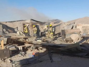 Tres personas murieron tras incendio en un campamento en Calama