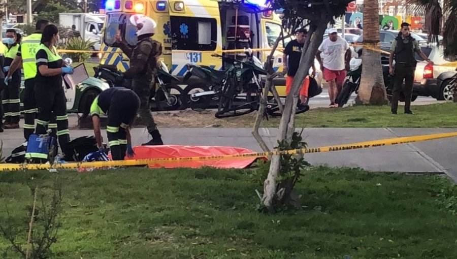 Joven de 19 años murió baleado frente a playa Cavancha de Iquique: además una mujer que transitaba por el lugar resultó herida