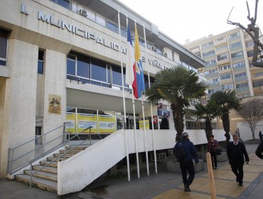 Conflicto de la salud municipal en Viña: Aprueban leaseback con deuda a 10 años, alta incertidumbre sobre interesados y sin plan B
