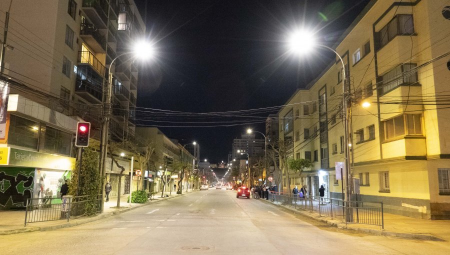 Calle Arlegui de Viña del Mar tiene nueva iluminación de alta tecnología para potenciar la seguridad