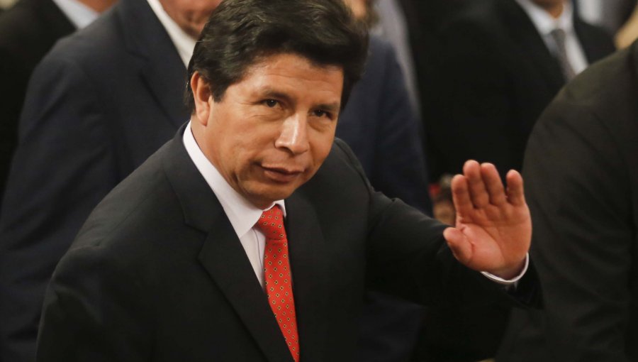 Congreso de Perú destituye al presidente Pedro Castillo por "permanente incapacidad moral"