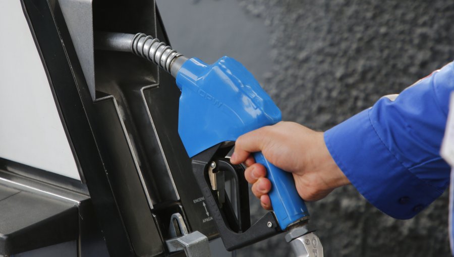 Por segunda semana consecutiva: Todos los combustibles bajarán de precio a partir de este jueves 8