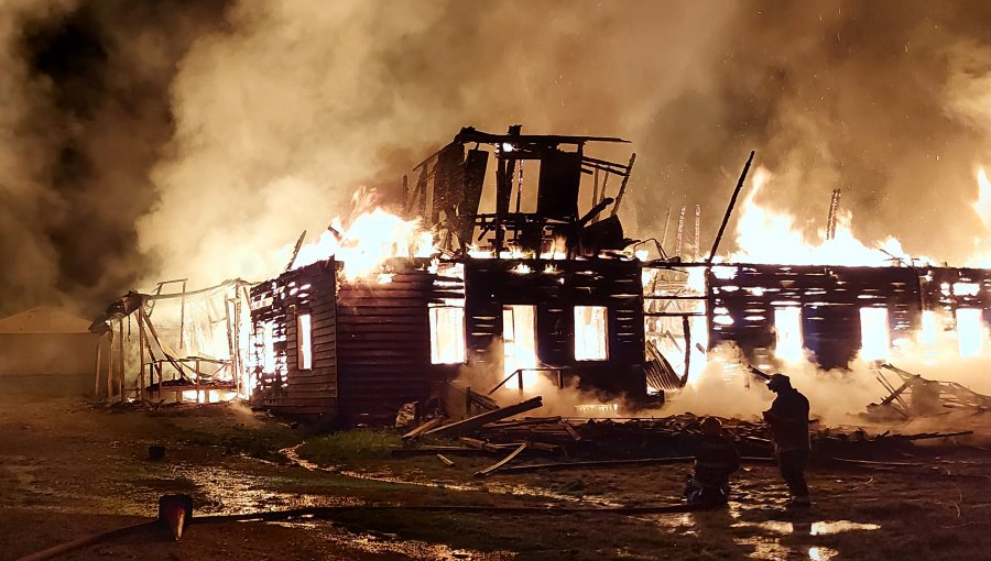 Posible ataque incendiario consumió refugio de montaña en Collipulli