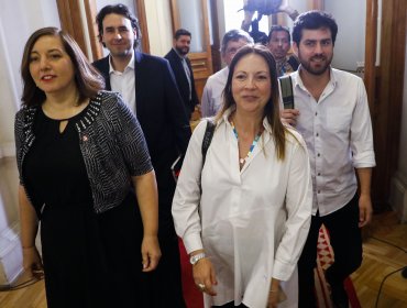 Partidos nuevamente no sellan un acuerdo constituyente: Presidenta del PPD culpó a la "presión de Amarillos" y a la "resistencia de RN"