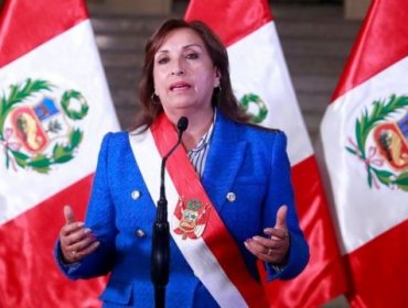 Presidenta de Perú declara estado de emergencia en el sur del país tras muertes durante protestas y propone elecciones en 2024