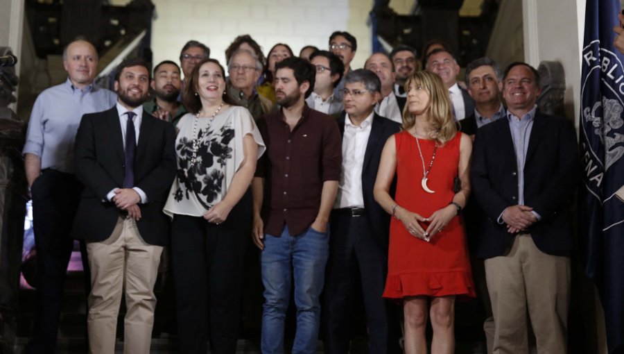 Líderes de distintos partidos políticos valoraron transversalmente el acuerdo por una nueva Constitución