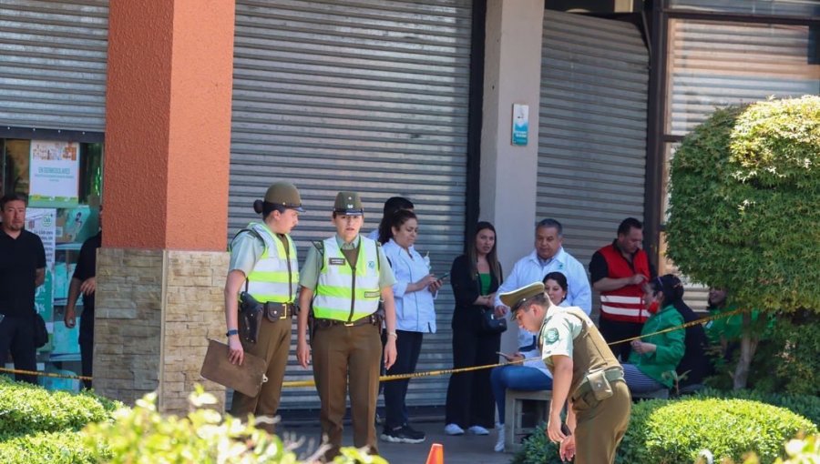 Con intercambio de disparos y dos personas usadas como escudos humanos terminó asalto a tienda de telefonía en Puente Alto