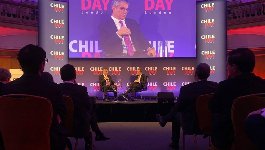 Ministro de Hacienda al cierre del Chile Day 2022 en Londres firma acuerdo de cooperación con el Reino Unido